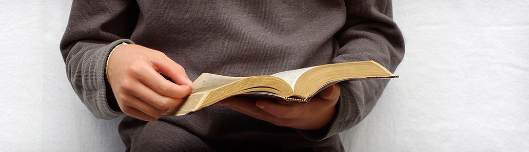 holding_the_bible.jpg